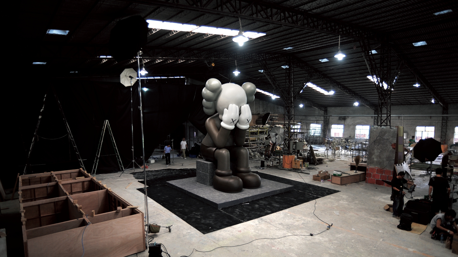 KAWS: PASSING THROUGH